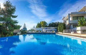 2 Bedroom Beautiful Home In Marina Di Ragusa
